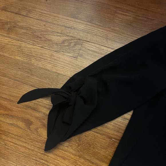 H & M black dress - Picture 4 of 4